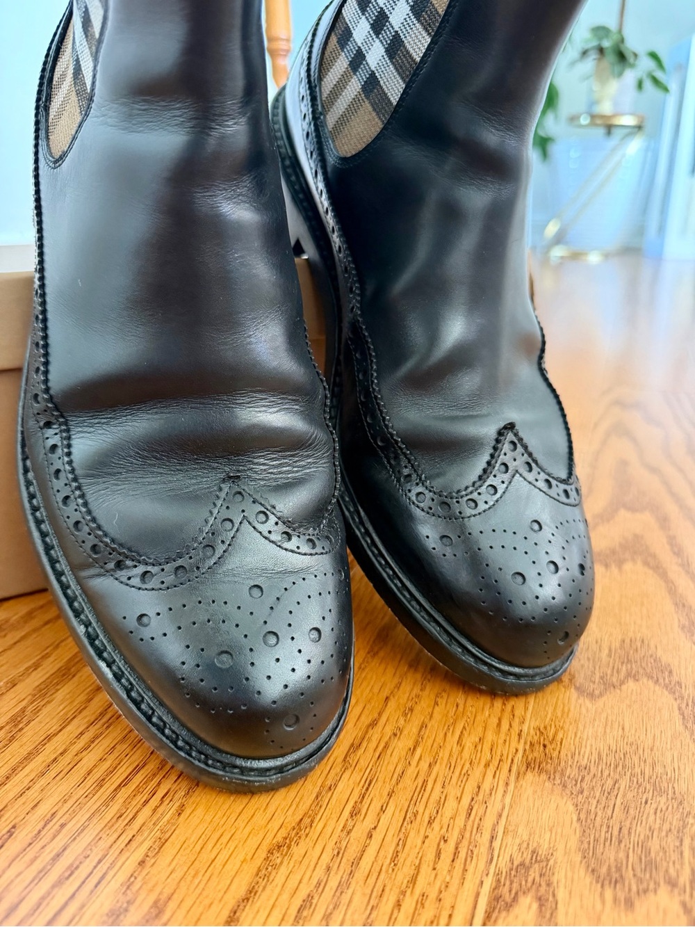 Burberry Black Leather Chelsea Wingtip Boots with Plaid Elastic Panels - Picture 2 of 5